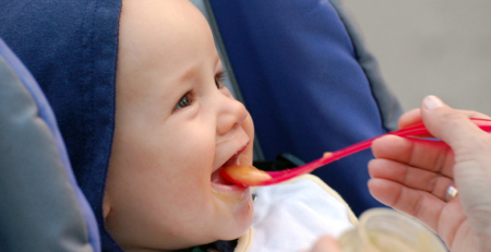 Bebés com irmãos apresentam maior maturidade da microbiota intestinal e menor probabilidade de alergia alimentar